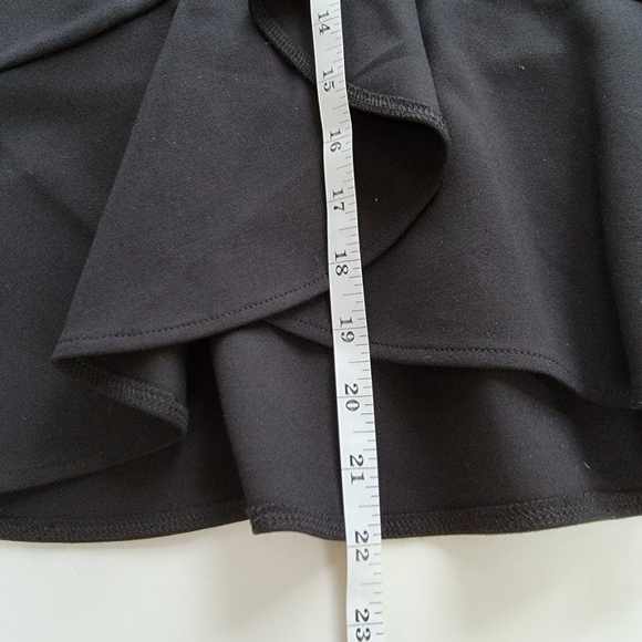 J. McLaughlin Black Skirt Size 6 EUC - Picture 2 of 9